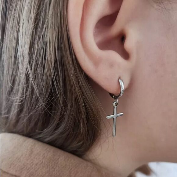 ✨Chloetina NEW 925 Sterling Silver Cross Hoop Earrings - Picture 2 of 6